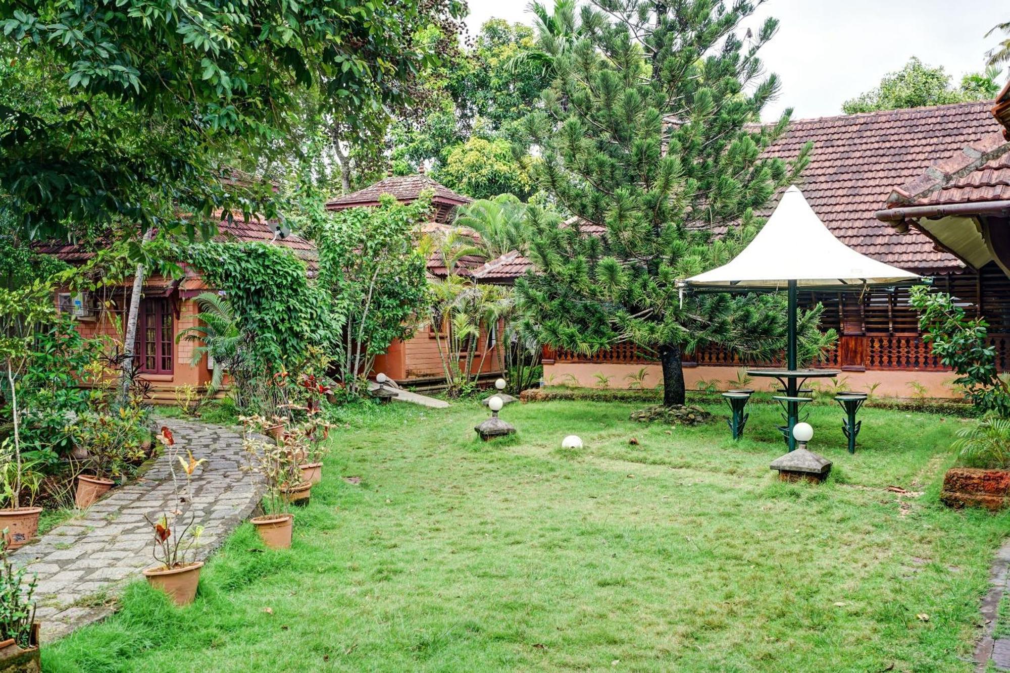 Palette - Pagoda Resorts Alappuzha Zewnętrze zdjęcie