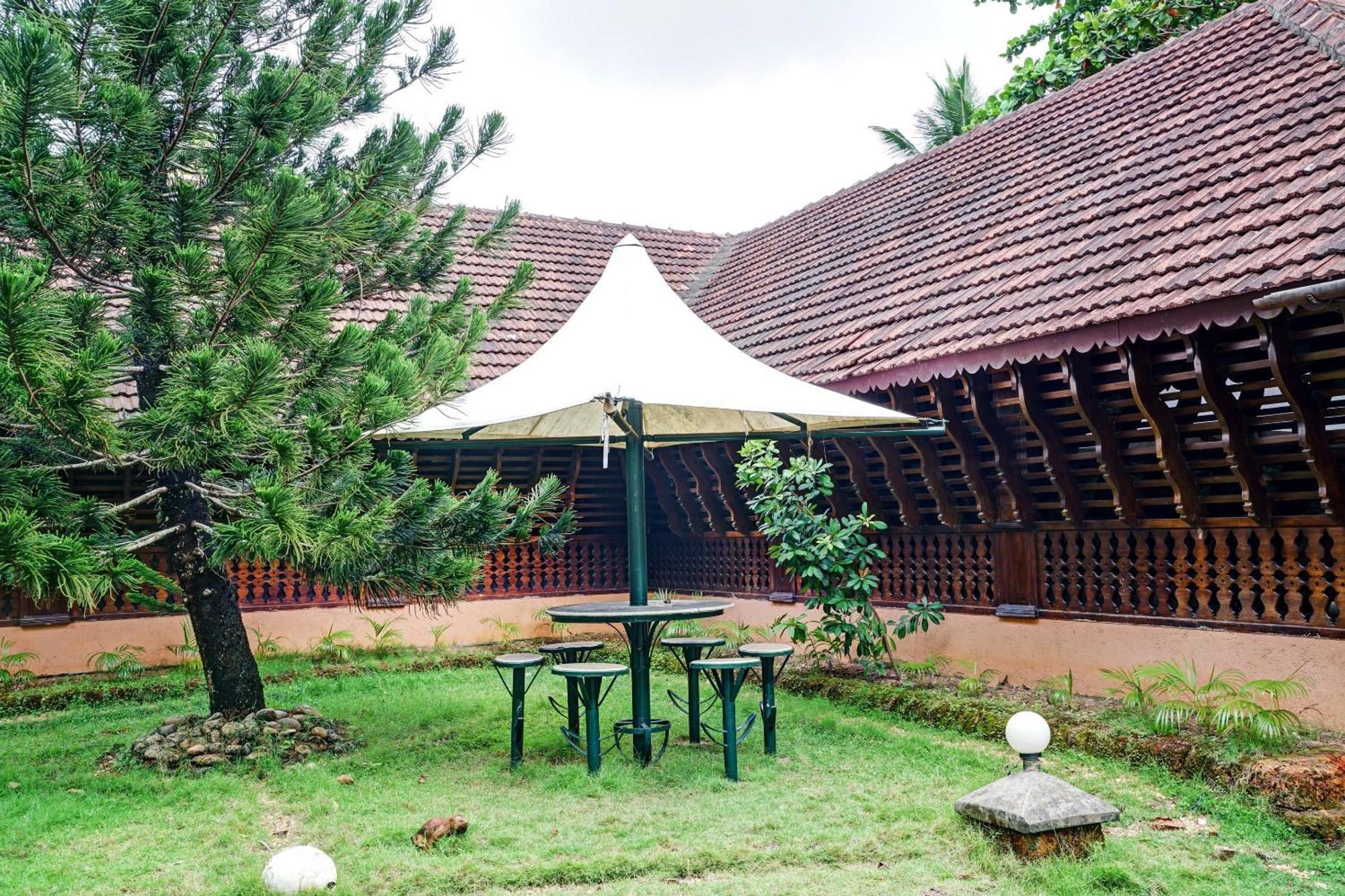 Palette - Pagoda Resorts Alappuzha Zewnętrze zdjęcie
